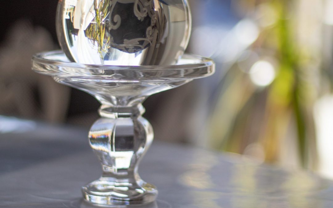 Les différences entre la boule de cristal et d’autres formes de divination